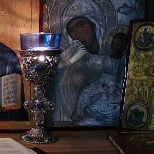 How to Light the Orthodox Vigil Oil Lamp - Kandili, Cork Float and Beeswax Wicks