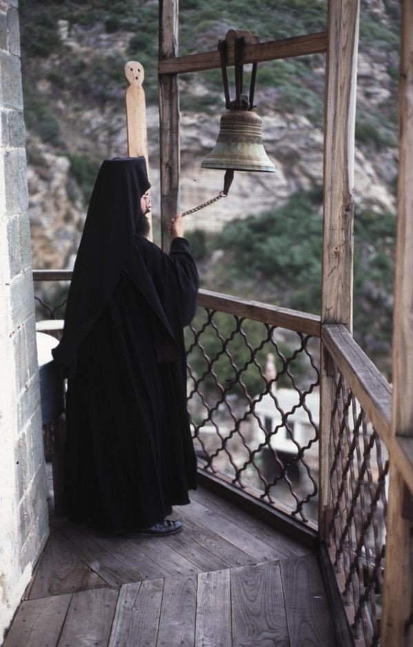orthodox-monk-mount-athos
