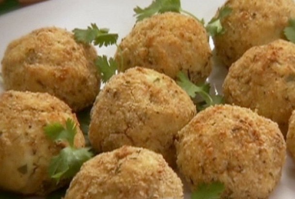 Ψαροκεφτέδες με Μπακαλιάρο