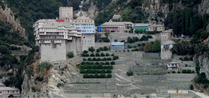 Ιερά Μονή Διονυσίου: η επιβλητική Μονή του Αγίου Ιωάννη του Προδρόμου και της Παναγίας του Ακάθιστου