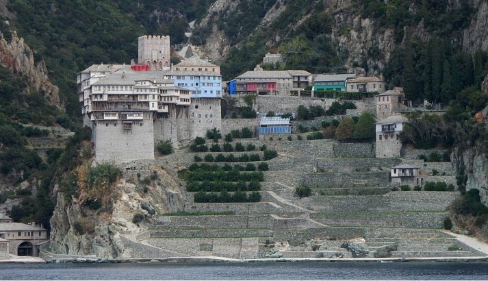 Ιερά Μονή Διονυσίου: η επιβλητική Μονή του Αγίου Ιωάννη του Προδρόμου και της Παναγίας του Ακάθιστου